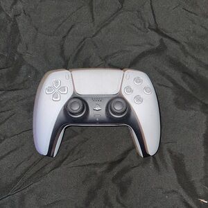 White and Black Wireless Controller